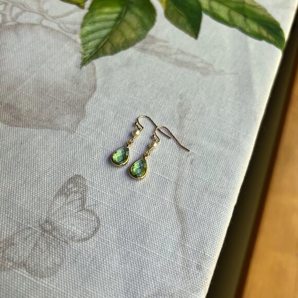 August Birthstone Earrings Peridot Pearl Minimalist Romantic Casual Earrings - Picture 5 of 6